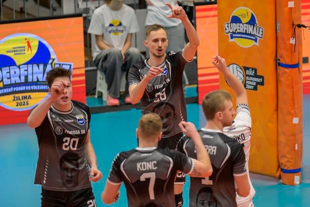 Volejbalisti Myjavy boli v minulej sezóne finalistami Niké Slovenského pohára, kvarteto (zľava) Skasko, Konc, Mečiar a Sorra však v tíme nezostalo.