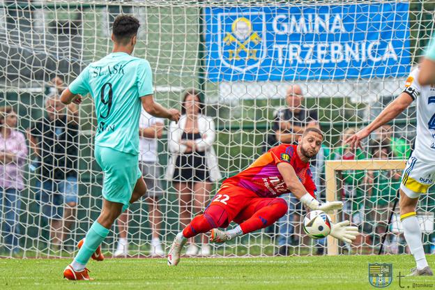Košický brankár Matúš Kira zneškodnil jednu z príležitostí Slasku Wroclaw.