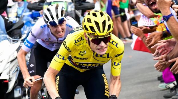 Štyri roky po sebe obsadili na Tour prvé dve priečky Jonas Vingegaard a Tadej Pogačar.