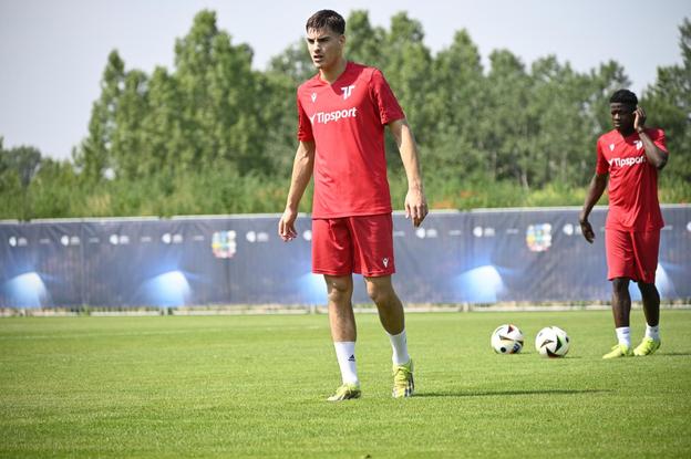 Viktor Šimič už naplno zarezáva v tréningovom procese s Trenčanmi.