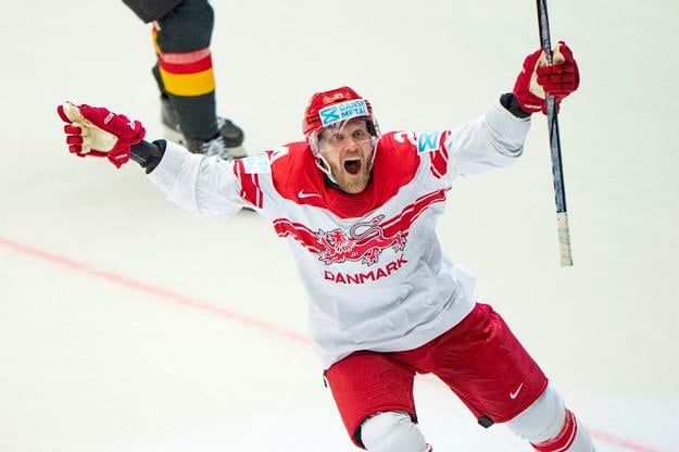 Nikolaj Ehlers si zahrá v červeno-bielom drese Caroliny, rovnakú farebnú kombináciu už nosí na medzinárodnej úrovni ako hráč Dánska.