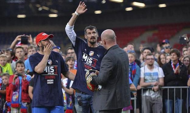 Marián pri oslave titulu Viktorie Plzeň.