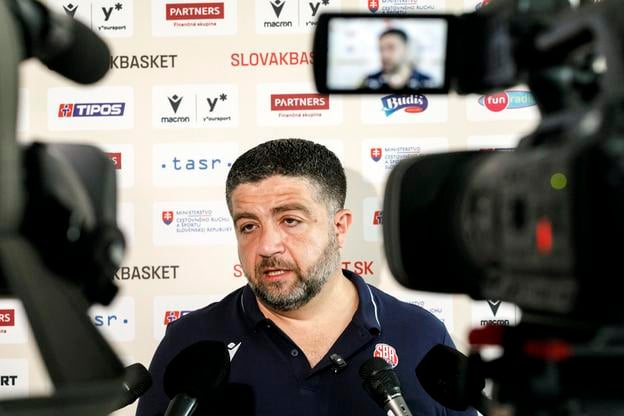 Oliver Vidin stál v utorok pred televíznymi štábmi premiérovo ako tréner slovenskej reprezentácie.