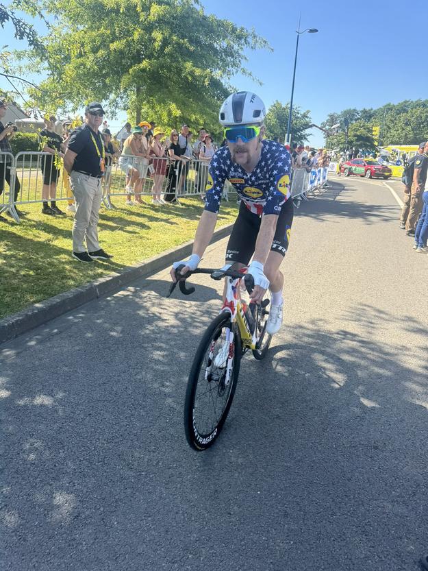 Quinn Simmons v cieli 6. etapy na Tour de France 2025. Víťazstvo mu ušlo, ale vyhral šprint o druhé miesto.
