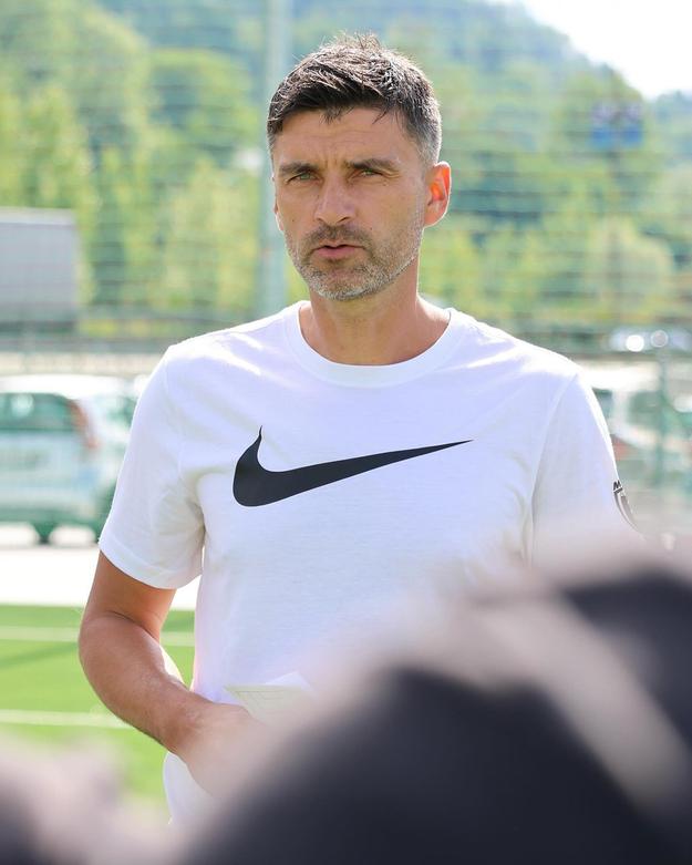 Pavol Staňo sa v piatok hneď pustil so svojimi novými zverencami z MŠK Žilina do práce.