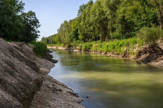 After 11 months of work, a Danube branch called Foki near the village of Gabčíkovo, southwestern Slovakia, has been restored. It was reshaped and reconnected with the main river channel. The goal is to create new biotopes for various species, including new spawning nests for fish in the river.