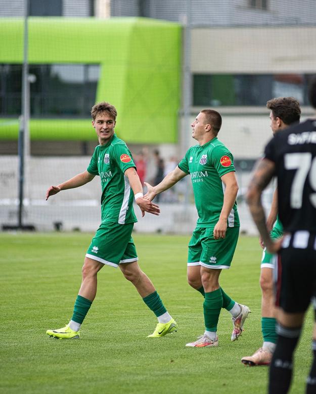 Autori petržalských gólov: vľavo Dávid Bordáč, vpravo Patrik Danek.