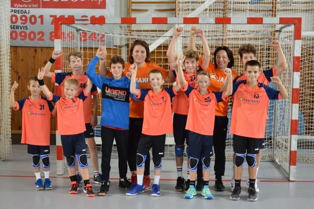 Katarína Dubajová (v hornom rade zľava) sa po skončení kariéry vrhla na trénovanie detí, s ktorými dosahuje úspechy doma i v zahraničí.