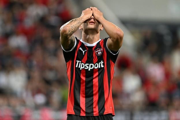 Timotej Kudlička po nepremenenej šanci počas zápasu 1. predkola Európskej ligy medzi FC Spartak Trnava a BK Häcken v Trnave.