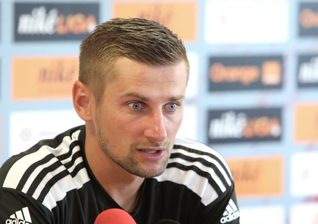 Na snímke hlavný tréner Štefan Markulík počas brífingu pred štartom novej sezóny futbalového klubu FK Železiarne Podbrezová futbalovej Niké ligy v Podbrezovej 23. júla 2025.