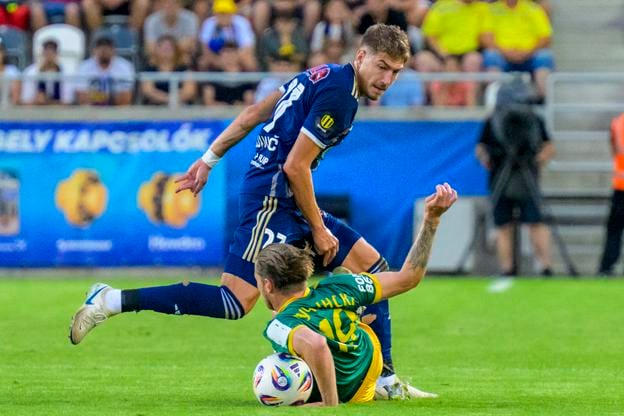 Na snímke zľava Karlo Miljanić (Košice), Konstantin Kučinskij (Neman Grodno) počas prvého zápasu 2. predkola futbalovej Konferenčnej ligy FC Košice - FC Neman Grodno.