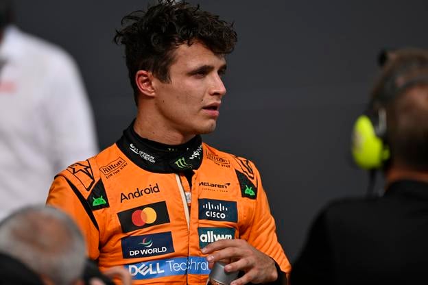 Brit Lando Norris na McLarene sa raduje po výhre na Veľkej cene Maďarska.