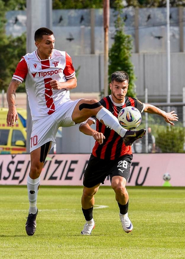 V súboji Franko Sabljič a Giorgi Moiscrapišvili (vpravo).