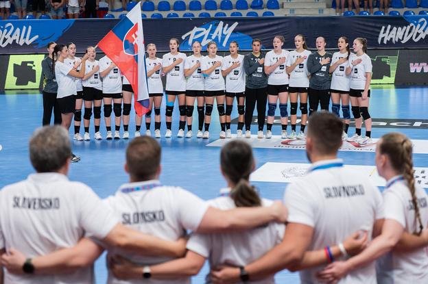 Hádzanárske kadetky Slovenska.