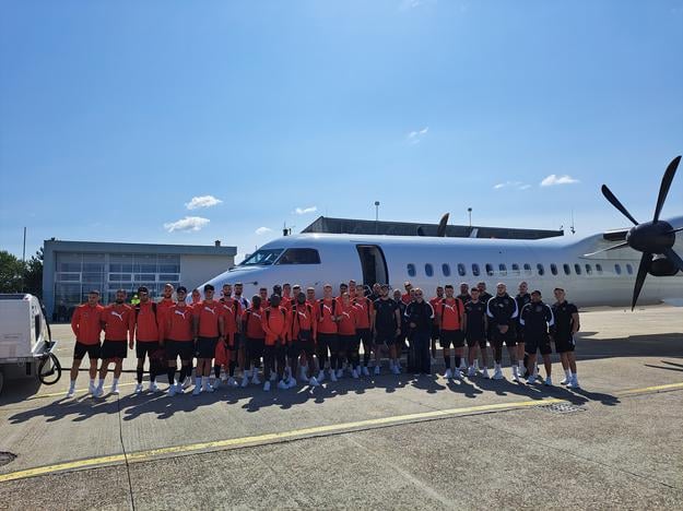 Trnavčania na letisku v Piešťanoch.