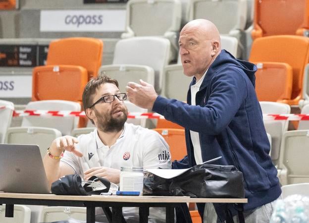 Maroš Helmecy (vľavo) pracoval aj po boku predošlého reprezentačného trénera Aramisa Nagliča.