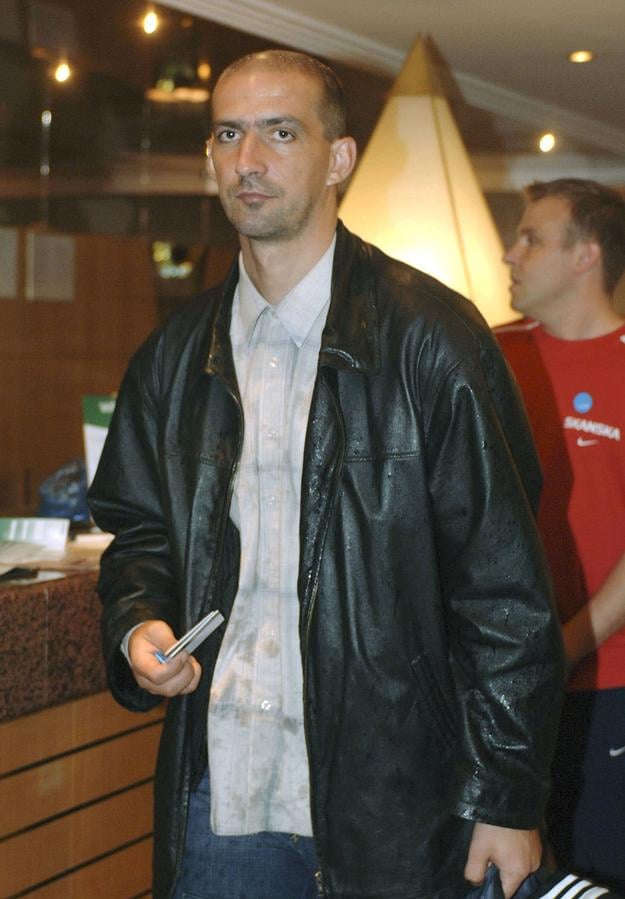 Juraj Čobej prichádza na zraz slovenskej futbalovej reprezentácie pred zápasom s Belgickom. 