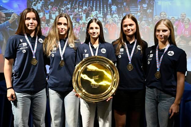 Sprava Scarlet Špendlová, Anežka Stránska, Barbora Karkušová, Zara Gogolová a Liliana Gogová po návrate z ME.