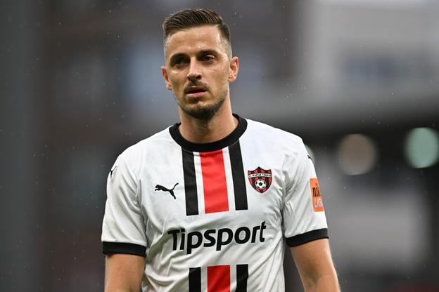 Na snímke hráč Trnavy Filip Twardzik počas 1. kola Niké ligy medzi FC Spartak Trnava a MFK Ružomberok v Trnave v nedeľu 27. júla 2025.