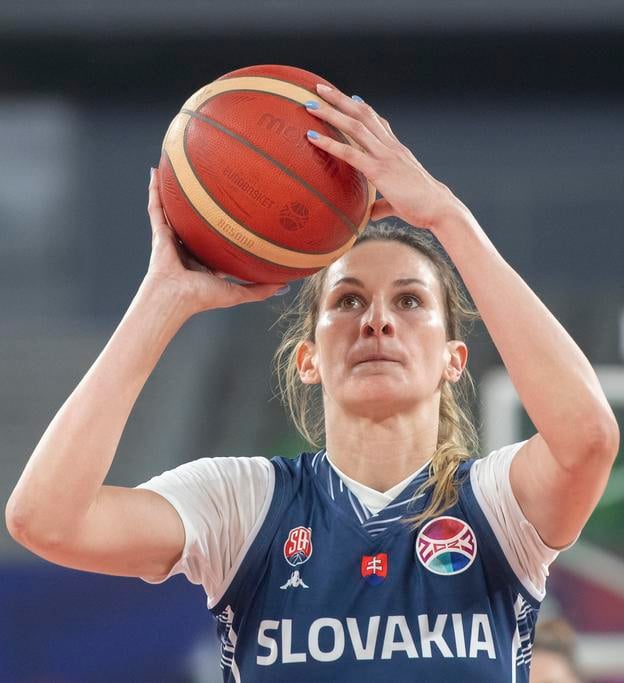 Sabina Šimonovičová, ešte ako Oroszová, v zápase D-skupiny na ME v basketbale žien Srbsko - Slovensko v slovinskej Ľubľane, v júni 2023.