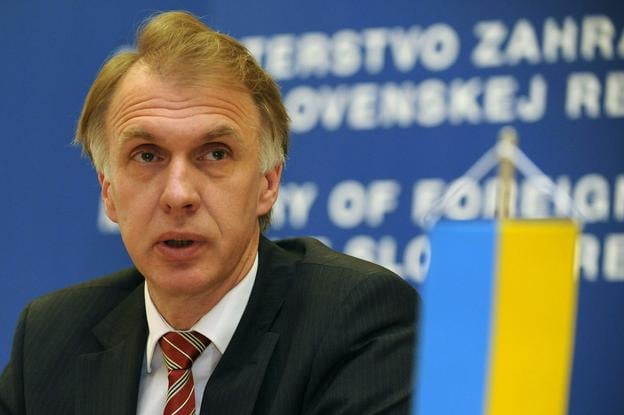 Ukrainian Foreign Minister Volodymyr Ohryzko during a joint press conference with his Slovak counterpart Ján Kubiš in Bratislava on 30 May 2008