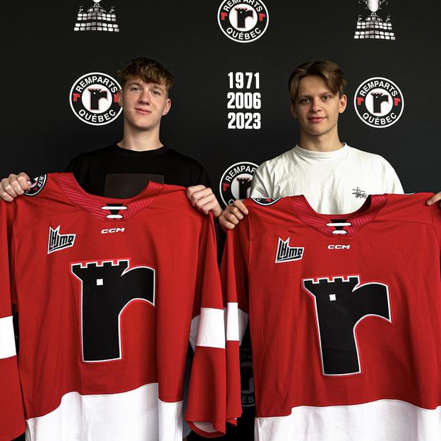 Andreas Straka (vpravo) pôsobí na klubovej úrovni v juniorskom tíme Québec Remparts, minulý ročník tam strávil aj s krajanom Petrom Valentom (vľavo).