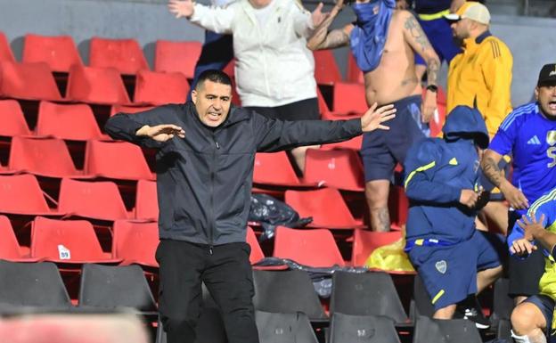 Juan Roman Riquelme sa pri podobných udalostiach, ktoré sa týkali fanúšikov Boca Juniors, nezdráhal vbehnúť do "bojového poľa".