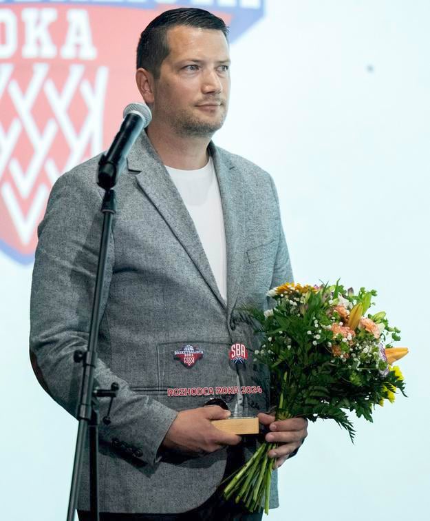 Teraz v júli vyhlásili Zdenka Tomašoviča za najlepšieho rozhodcom roka 2024 na Slovensku.