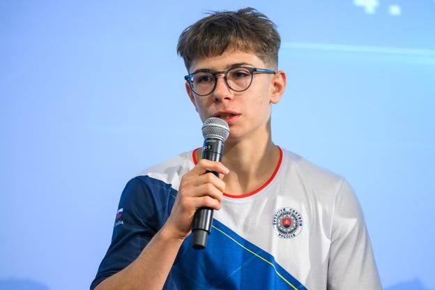Jozef Tománek najmladší počas tlačovej konferencie v Bratislave.