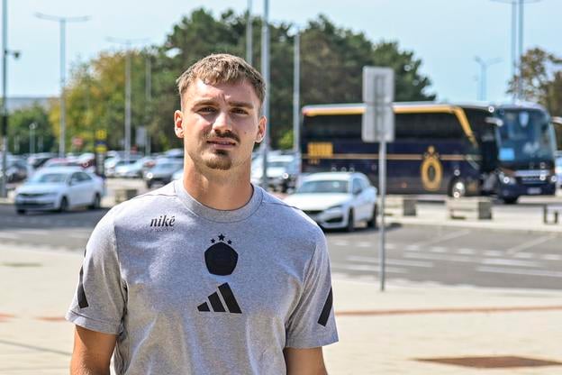 Peter Pokorný počas odletu do Bernu.