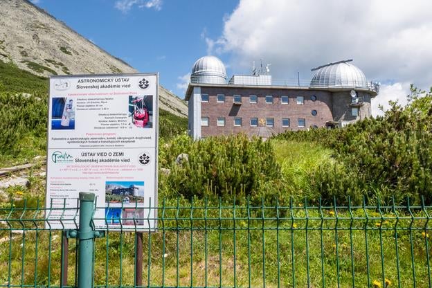 Astronomical observatories of the Slovak Academy of Sciences in the High Tatras