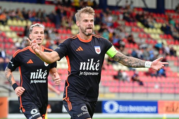 Emócia kapitána Jana Hladíka bola dôležitá v zápase i po jeho skončení.