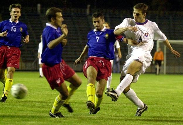 Igor Demo v drese slovenskej reprezentácie v októbri 2000 v zápase v Moldavsku.