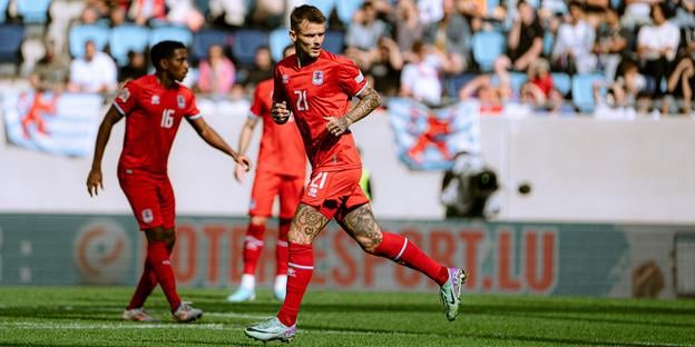 Sebastien Thill sa dodatočne dostal do nominácie Jeffa Strassera.