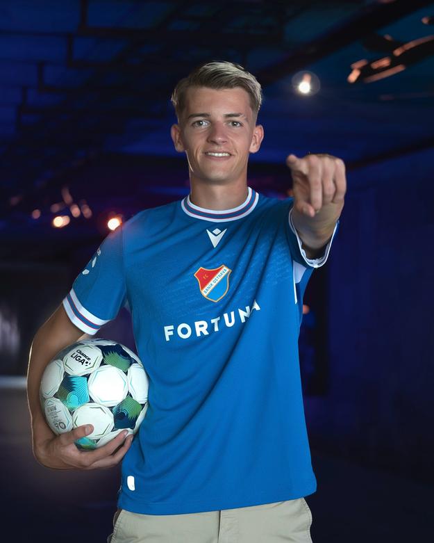 Artúr Musák je spokojný po podpise päťročnej zmluvy.