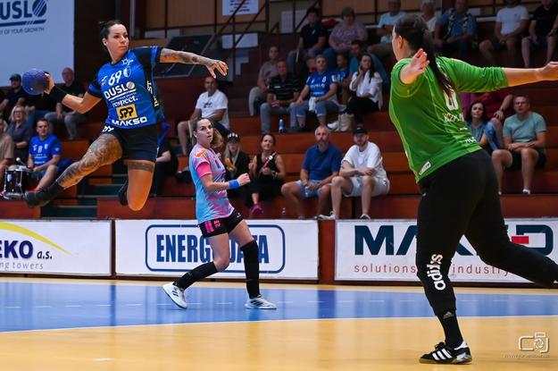 Mária Holešová strelecky potiahla šalianske hádzanárky v oboch tohtosezónnych domácich dueloch MOL ligy žien 2025/2026.