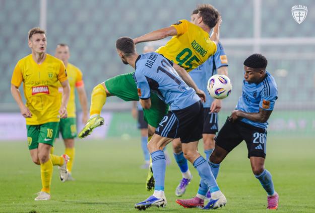 V zápase Žilina - Slovan sa body delili.