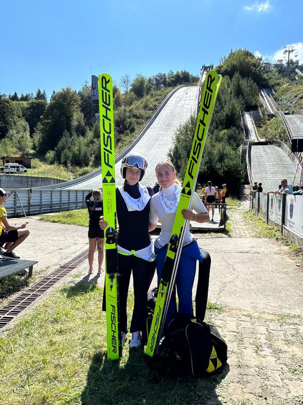 Tamara Mesíková a Kira Mária Kapustíková v Rašnove.