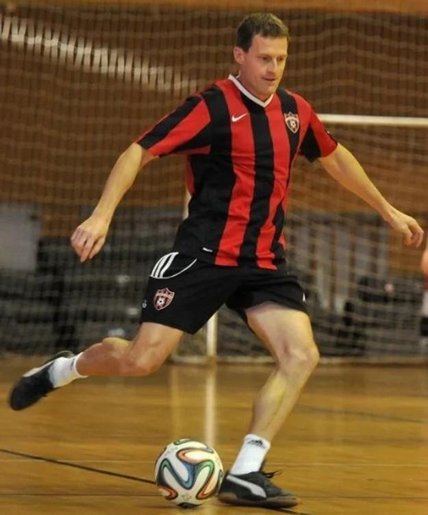 Igor si občas zahrá za starých pánov Spartaka. V najvyššej súťaži odohral v trnavskom drese 242 zápasov a strelil 11 gólov.