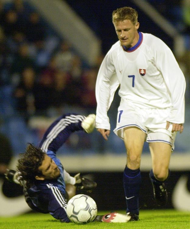 V období rokov 1995 – 2001 bol neodmysliteľnou súčasťou slovenskej reprezentácie.