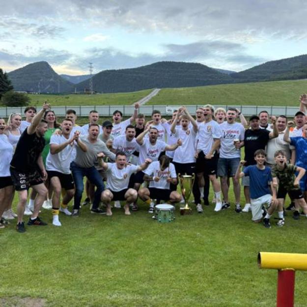 Futbalisti Višňového po postupe zo VI. ligy
