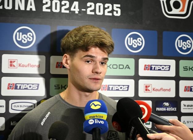 Hokejista HC Košice Simon Jellúš.