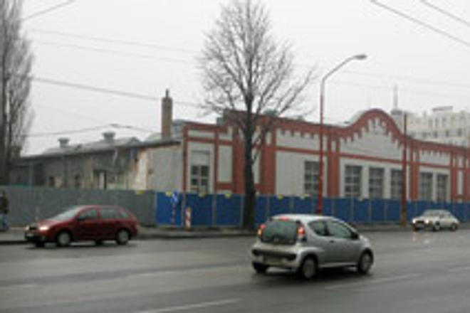 This industrial building which was a precious national landmark, was recently demolished without a permit.