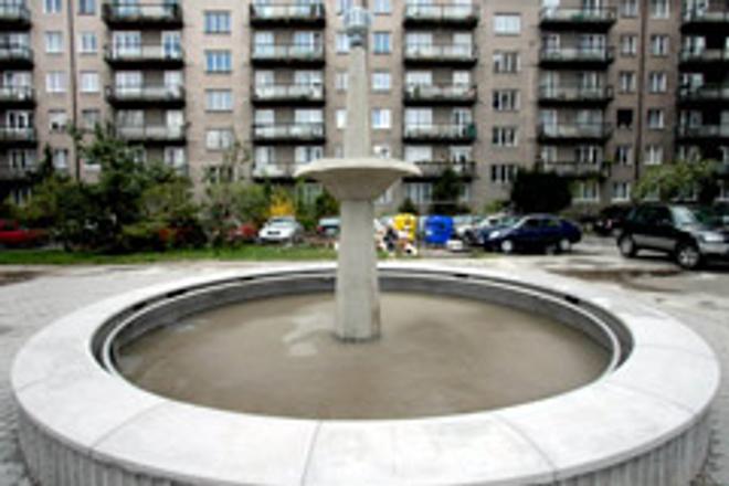 The Fountain for Zuzana is finally back in action.