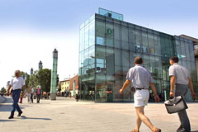 A lot of people complain that contemporary architecture all looks the same - glass cubes.