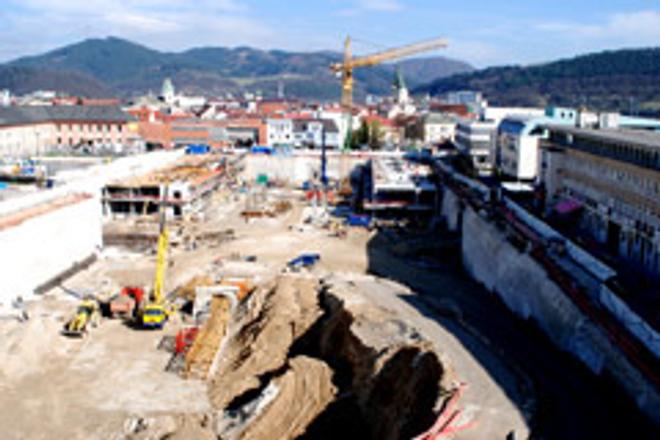 Construction of Žilina Aupark has resumed after authorities granted an appeal filed by its investor.