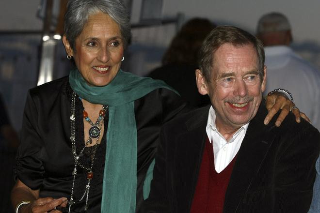 Joan Baez and Václav Havel enjoyed the Pohoda festival.