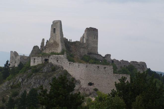 The ruins of Čachtice castle recall the history of Countess Báthory. 