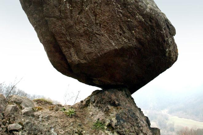 The Devil's Rock is perfectly stable, say experts. 