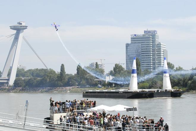 Acrobatic pilots astonished the audience with their daredevil maneuvers. 